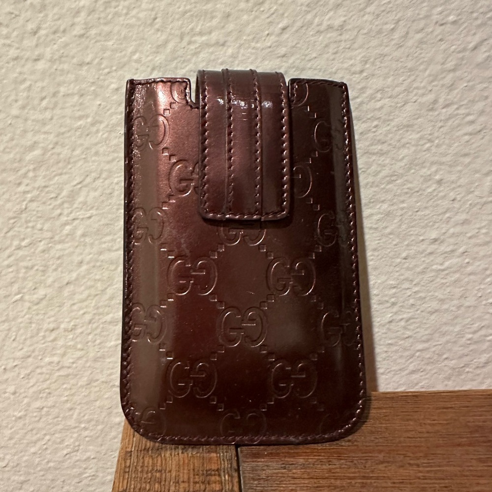 Gucci phone case can use as card case